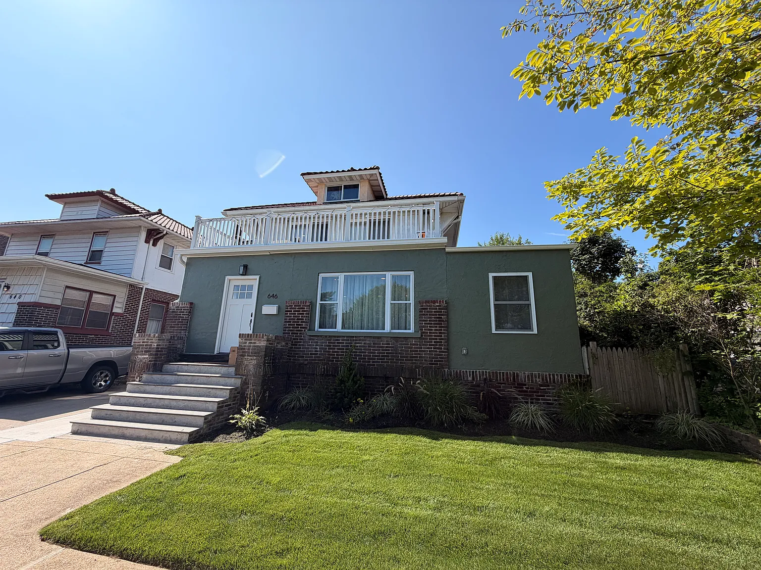 3 bed, 1400 sqft, $4,900 — Photo 1
