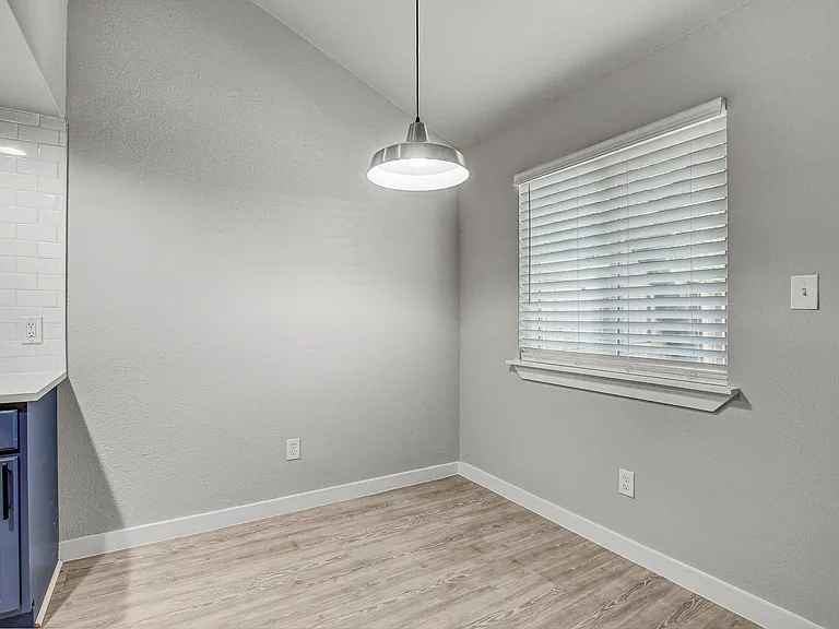 2414 Burleson Ct #B — Photo 9