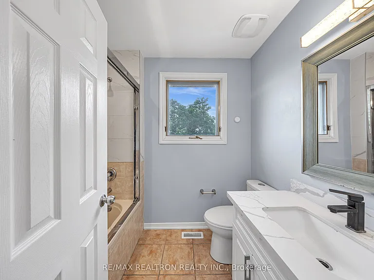 141 Hialeah Cres #UPPER — Photo 22