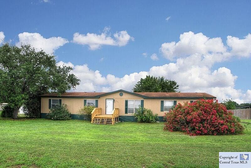 1st image of 135 Clear Springs Dr