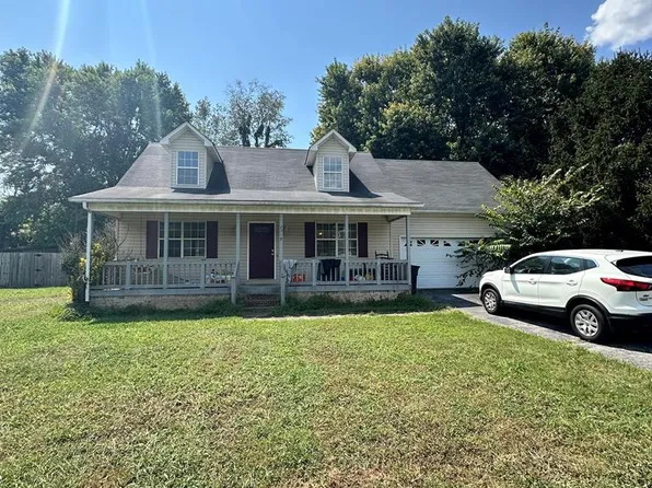 2319 Lake Pointe Dr, Cookeville, TN 38506