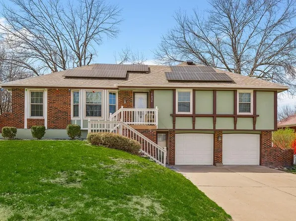 7824 Westridge Rd, Raytown, MO 64138