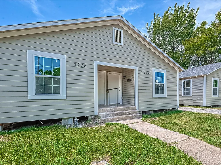 3270 Reeves St #A — Photo 4