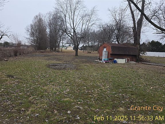 4th image of 4757 Warnock Ave