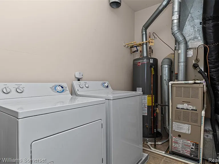 1128 Alameda Blvd — Photo 25