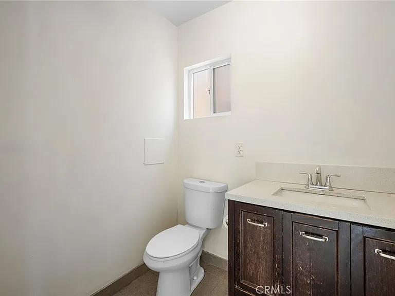 532 W Harvard St — Photo 10