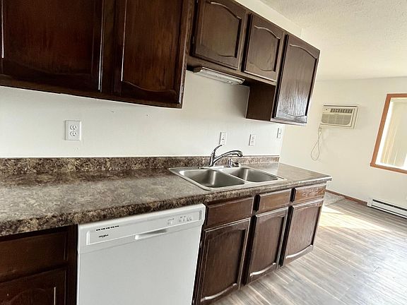 5th image of 2605 S 17th St #9