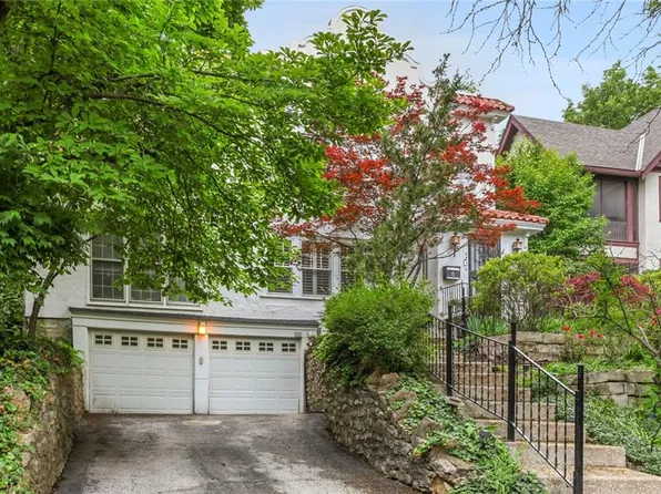 4826 Jarboe St, Kansas City, MO 64112