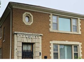 4040 N Elmhurst Rd, Milwaukee, WI