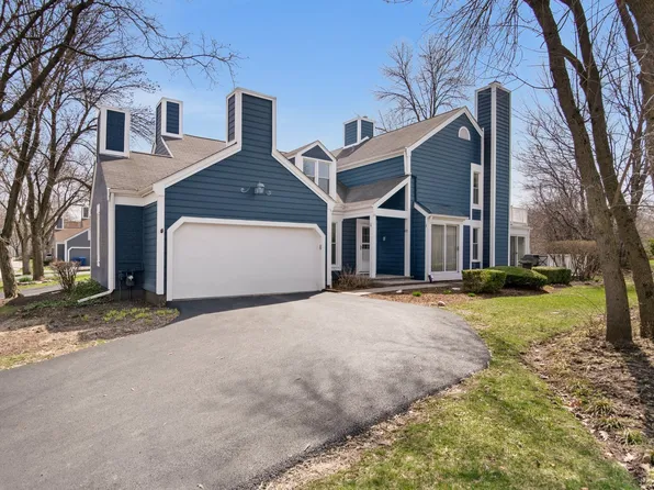 61 Whittington Crse #61, Saint Charles, IL 60174
