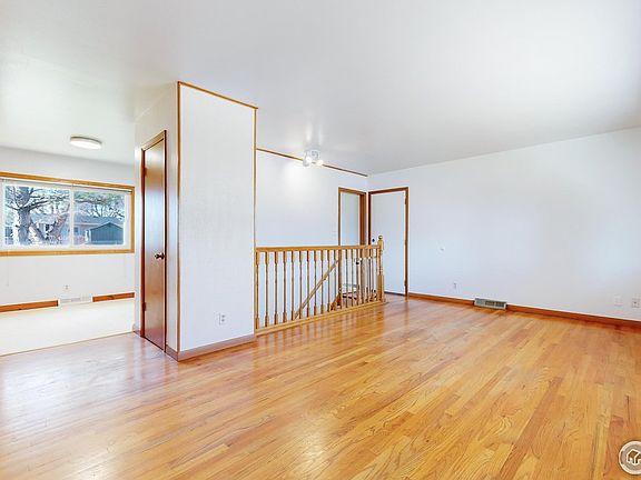 3rd image of 3111 N Franklin Ave