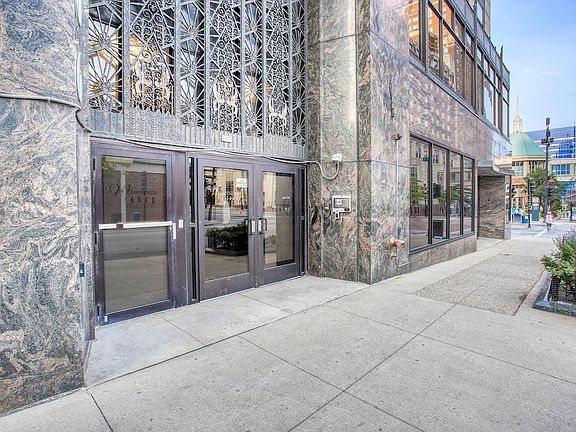 2nd image of 606 W Wisconsin Ave Unit 506