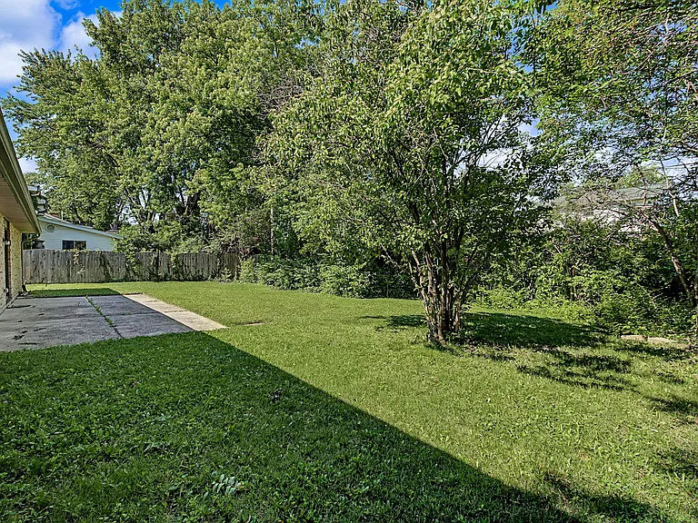 819 Gleneagle Dr — Photo 35