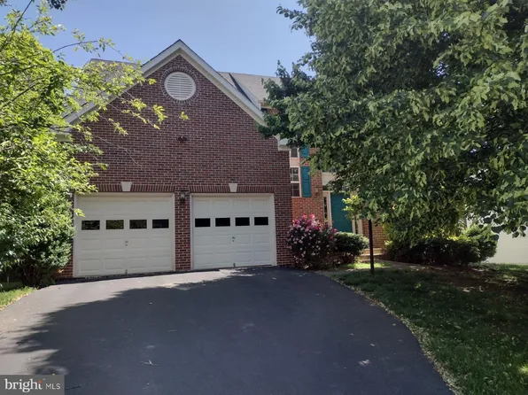46902 Wesleyan Ct, Sterling, VA 20164