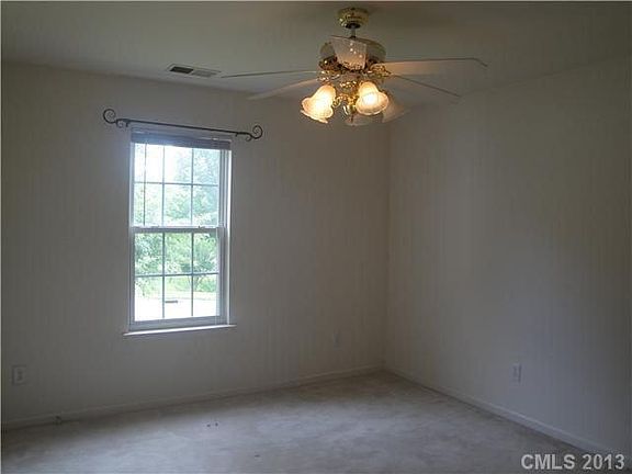 5th image of 110 Meadow Pond Ln