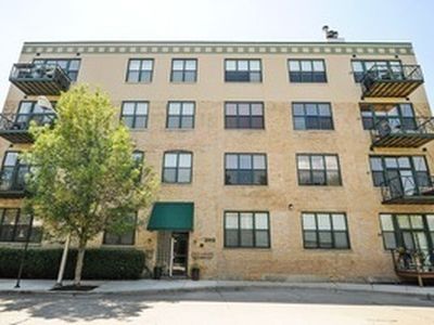 2512 N Bosworth Ave APT 405, Chicago, IL, 60614