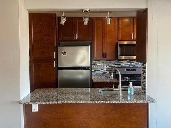 2nd image of 4515 Maryland Ave APT 817