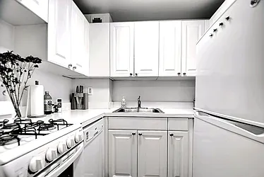 Rented by Urbane Brokerage