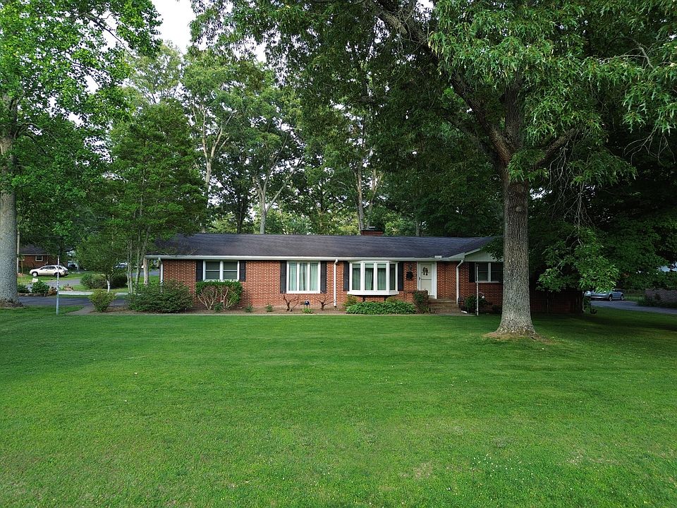 1st image of 222 Crestwood Dr