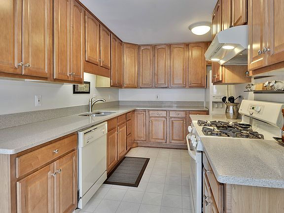 3rd image of 14554 Creek Branch Ct