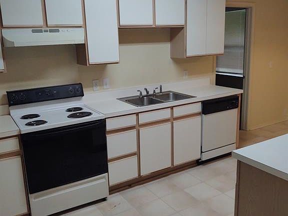3rd image of 1804 Dartmouth Dr