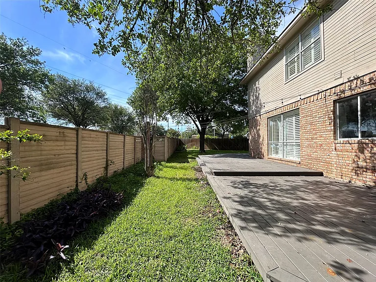 1745 Dapplegrey Ln — Photo 32