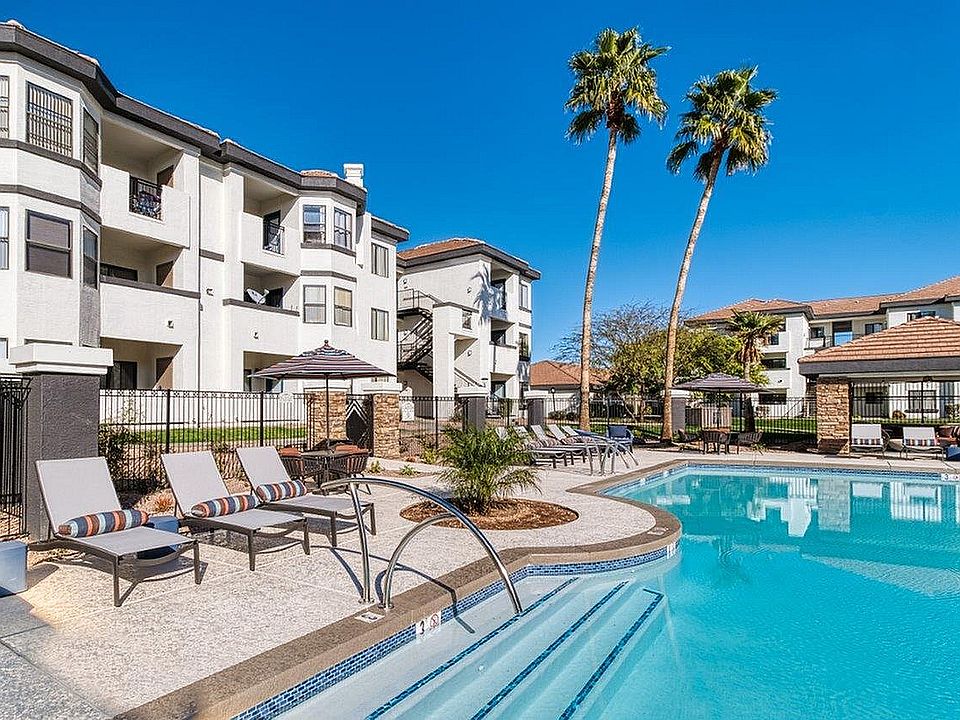 Relax in Style by the Pool