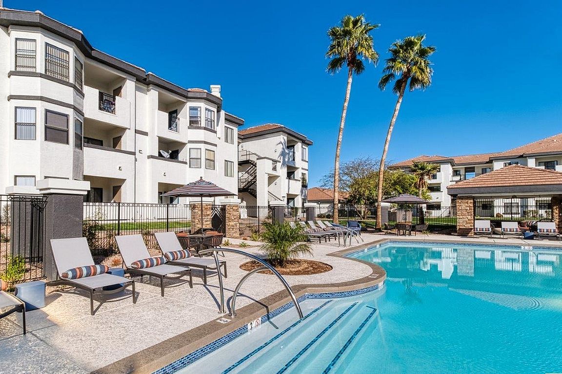 Relax in Style by the Pool