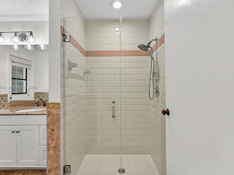 8224 SW 178th Ter — Photo 40
