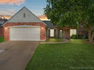 12522 S Cedar Ave, Jenks, OK 74037
