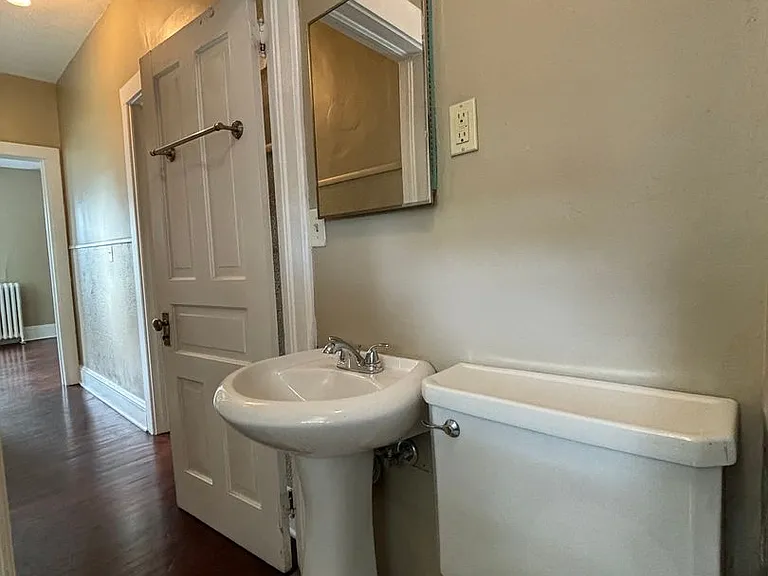 1863 Marshall Ave — Photo 10
