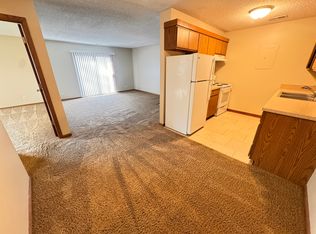 5100 Emerald Dr #12, Lincoln, NE 68516