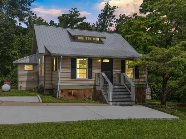 4675 University Dr, Ooltewah, TN 37363