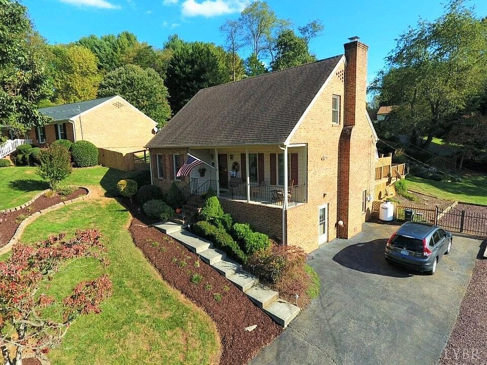 1st image of 620 Custer Dr