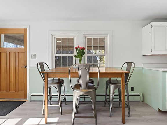 4th image of 10 Lower Flying Point Road