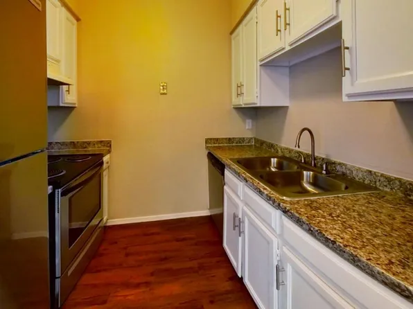 Two Bedroom Apartment Home with Beautfiul Courtyard views, 3070 N Castro Ave #1a4a84ff9, Tucson, AZ 85705