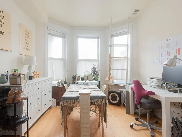 1650 N. Rockwell — Photo 14