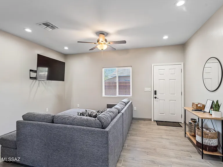 1424 N Richey Blvd #1 — Photo 5