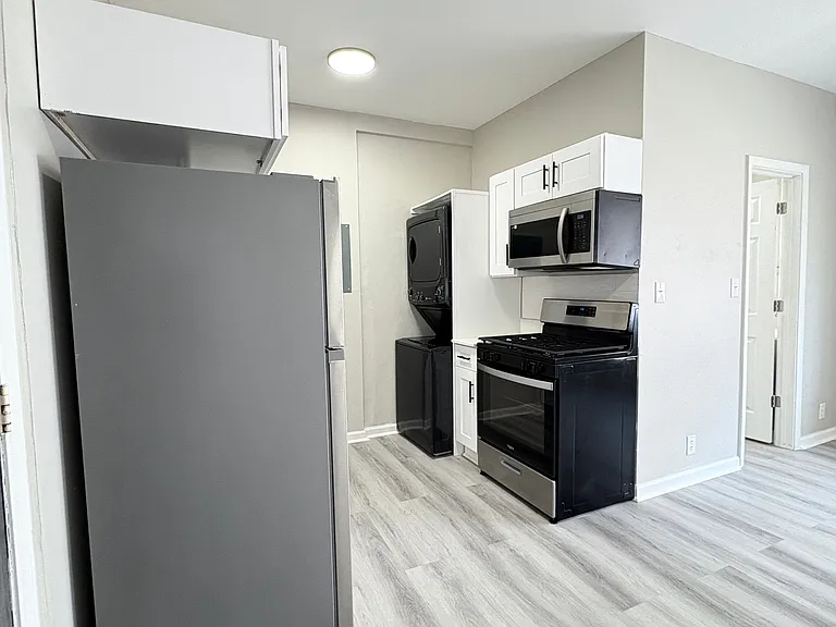 Meridian Living II — Photo 54