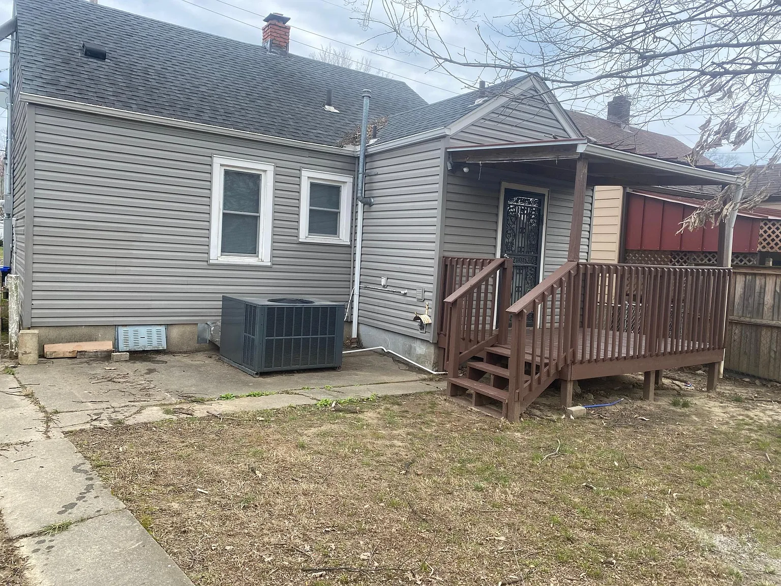 1008 Berry Blvd — Photo 2