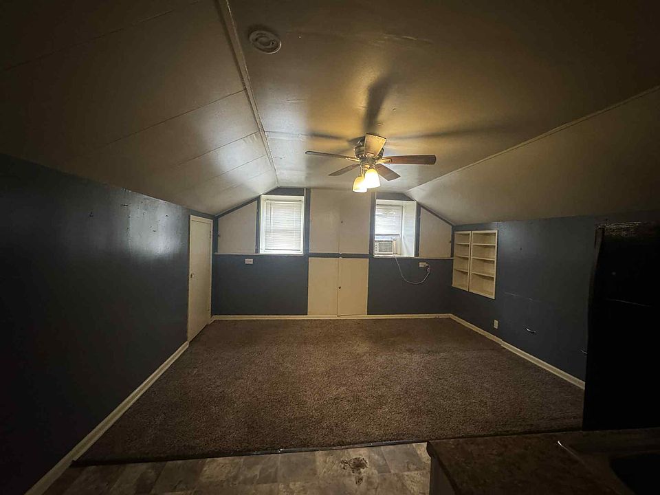 2nd image of 2815 Merriam Ln APT 5