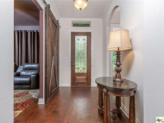 5th image of 300 Escondido Dr