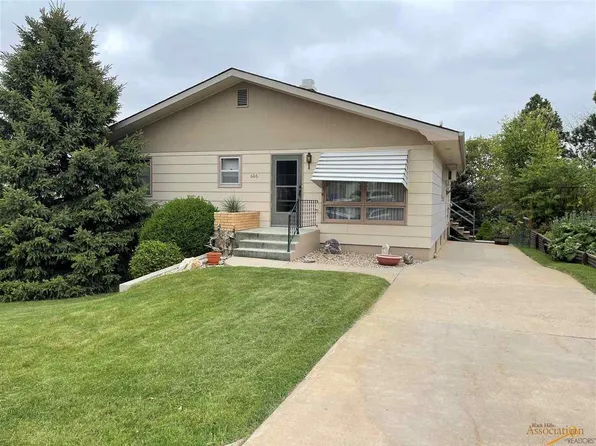 606 Pluma Dr, Rapid City, SD 57702