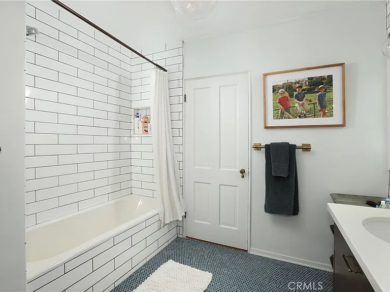 1525 Opechee Way — Photo 22