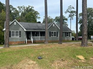 203 Tall Oaks Dr, Emporia, VA 23847