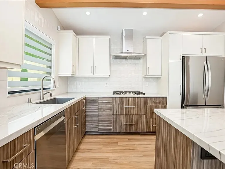 264 Barbara Ave — Photo 8