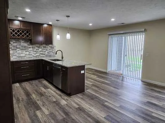729 Keenway Cir #E — Photo 6