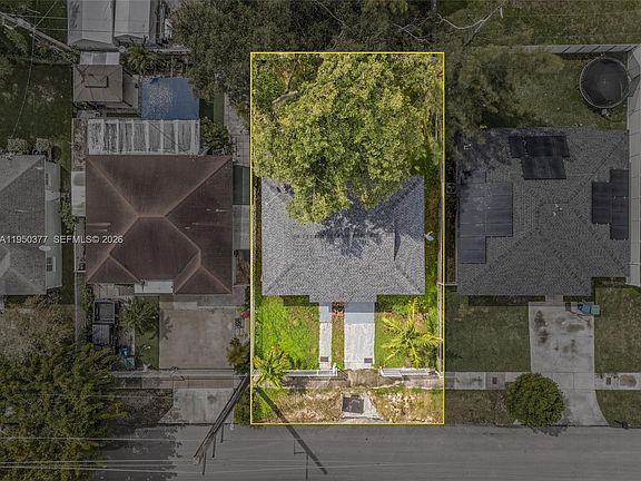 4th image of 1334 NW 83rd St