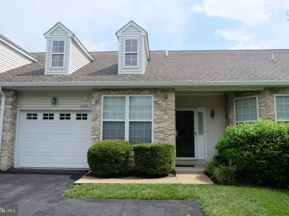 1455 Palmer Dr #98, Springfield, PA 19064