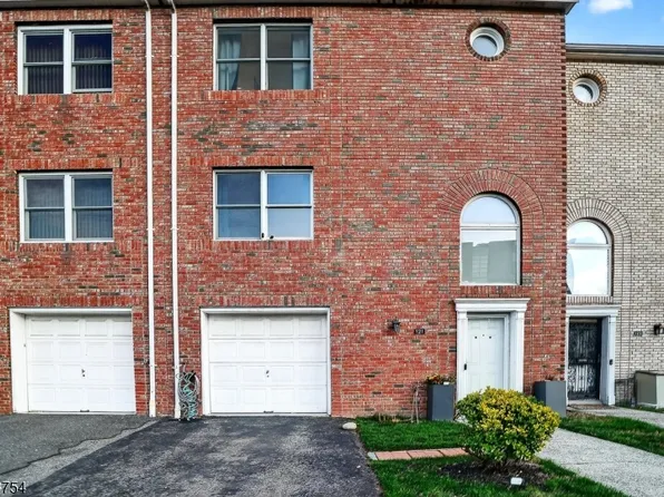 121 Arlington St, Newark, NJ 07102